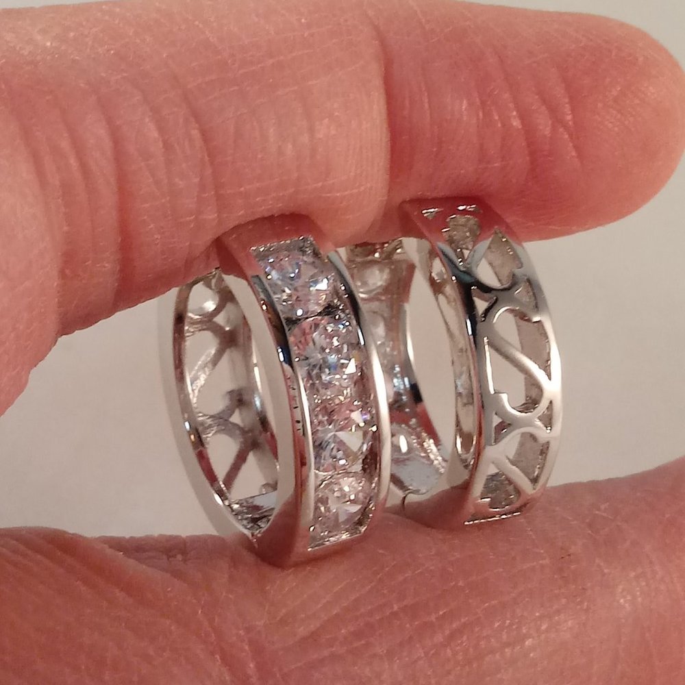 18K White Gold Filled Gorgeous Round Diamond Zircon Hoop Huggie Earrings 18mm - Picture 2 of 7